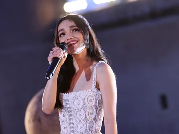 Rachel Zegler canta Waiting on a Wish frente al Alcázar de Segovia Rachel Zegler canta Waiting on a Wish frente al Alcázar de Segovia