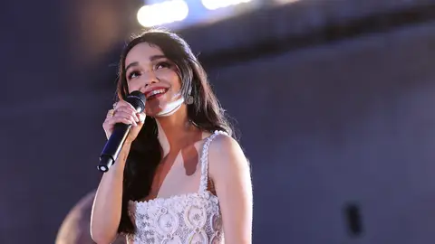 Rachel Zegler canta Waiting on a Wish frente al Alcázar de Segovia Rachel Zegler canta Waiting on a Wish frente al Alcázar de Segovia
