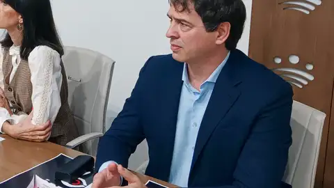 El hermano de Pedro Sánchez tendrá que volver a declarar, y la jueza cita como investigado al exasesor de la Moncloa El hermano de Pedro Sánchez tendrá que volver a declarar, y la jueza cita como investigado al exasesor de la Moncloa