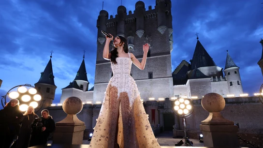 Rachel Zegler canta Waiting on a Wish frente al Alcázar de Segovia Rachel Zegler canta Waiting on a Wish frente al Alcázar de Segovia