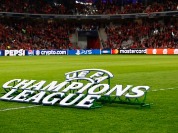 El logo de la Champions League antes del Lille v Borussia Dortmund