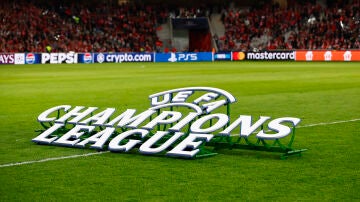 El logo de la Champions League antes del Lille v Borussia Dortmund