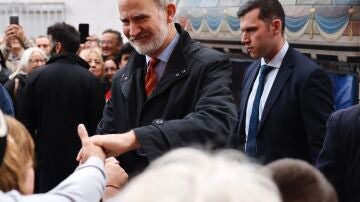 El Rey Felipe VI durante su visita a las Fallas de Torrent