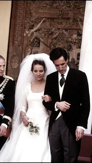 La infanta Elena y Jaime de Marichalar el día de su boda La infanta Elena y Jaime de Marichalar el día de su boda