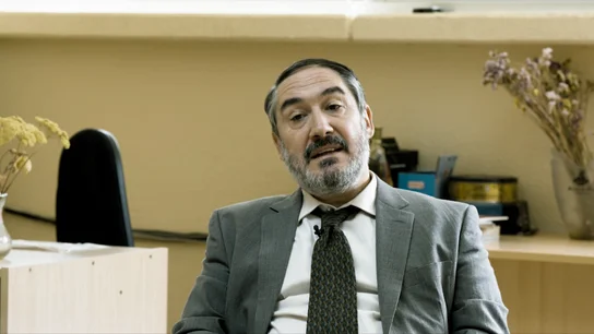 Alfonso Lara nos presenta a Rafa su personaje en la serie. Alfonso Lara nos presenta a Rafa su personaje en la serie.