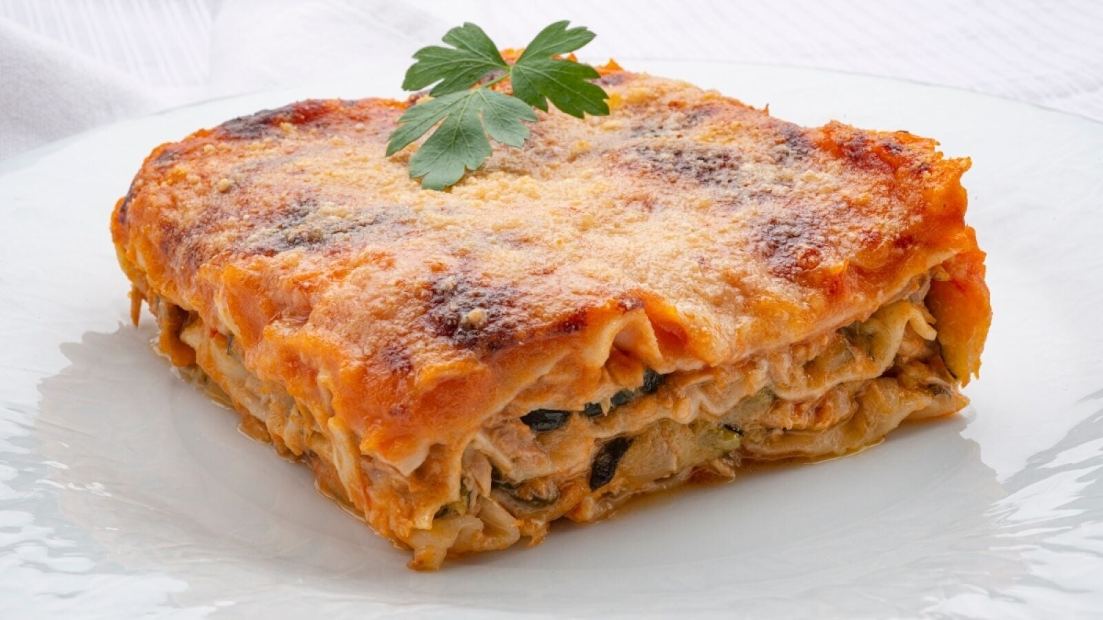Lasaña de atún, tomate y calabacín, de Arguiñano: una receta rica, barata y 100% natural y casera