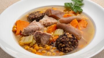 Karlos Arguiñano: receta de garbanzos con arroz y pellejo, un guiso muy completo con historia