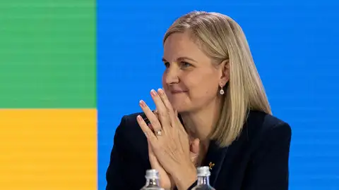 Kirsty Coventry, primera mujer en presidir el COI Kirsty Coventry, primera mujer en presidir el COI