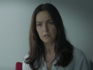 &iexcl;Eduardo Silva no existe! &Aacute;ngela, en shock tras escuchar al comisario