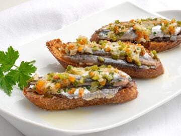 Receta de anchoas con fritada, de Karlos Argui&ntilde;ano: "Tapa, tapeo, picoteo"