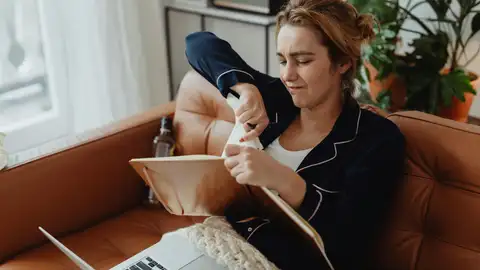 Mujer enfadada Mujer enfadada