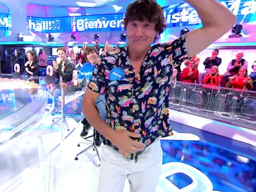 Lo nunca visto: el baile torero de Patxi Salinas delante de Julio tras ganarle en La Pista Lo nunca visto: el baile torero de Patxi Salinas delante de Julio tras ganarle en La Pista