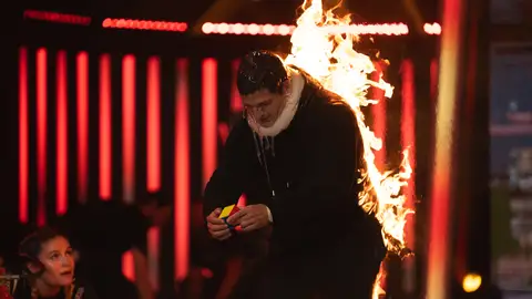 ¡Impresionante! Gotzon hace historia en El Desafío completando un cubo de Rubik en llamas ¡Impresionante! Gotzon hace historia en El Desafío completando un cubo de Rubik en llamas