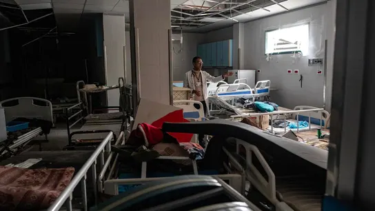 Un médico en un hospital Un médico en un hospital