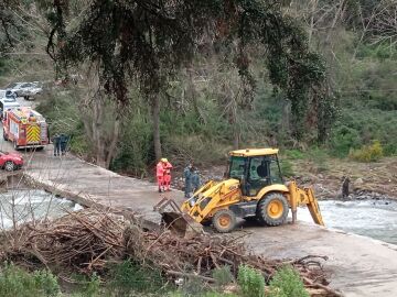 Tareas de búsqueda del motorista que se precipitó al rio Genal 