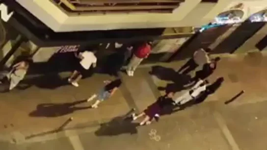 Nueva pelea multitudinaria en la zona de ocio nocturno de "Farray", en las Palmas de Gran Canaria Nueva pelea multitudinaria en la zona de ocio nocturno de "Farray", en las Palmas de Gran Canaria