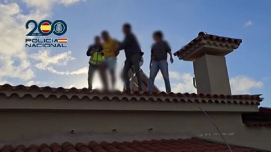 Detienen en Tenerife a un fugitivo suizo buscado por tr&aacute;fico de drogas cuando intentaba arrollar a un polic&iacute;a con un coche