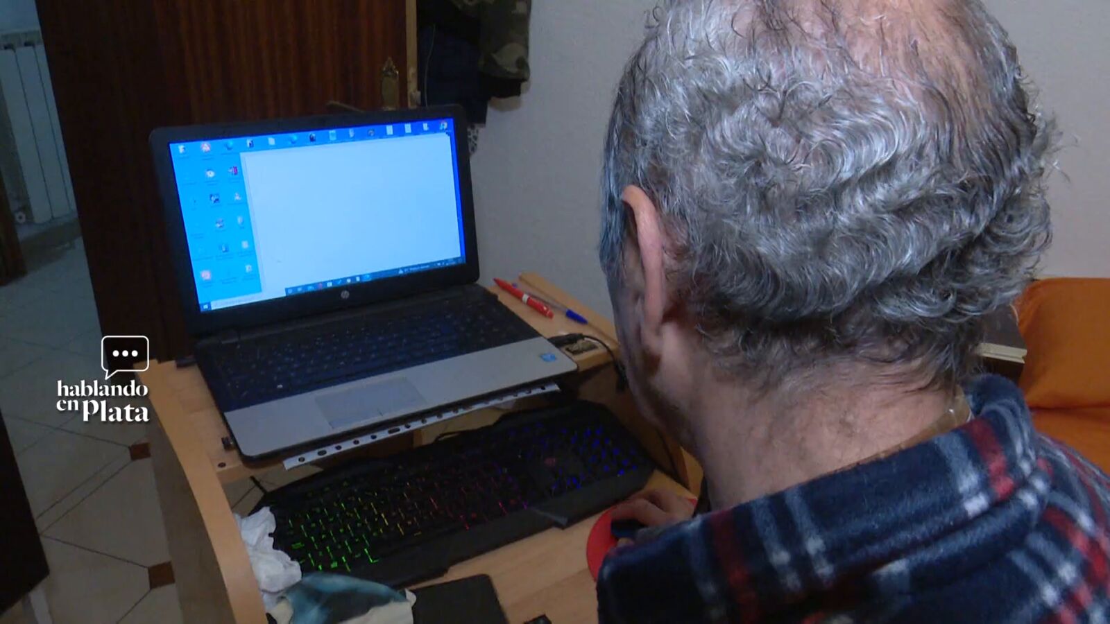 A la mitad de los mayores de 65 años les han obligado a pedir cita por internet y no saben cómo hacerlo: 