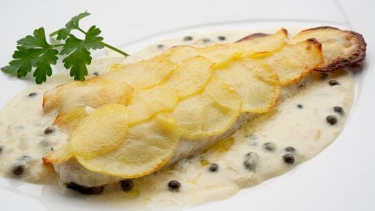 Argui&ntilde;ano elabora una lubina en costra de patata con salsa de pimienta: "Una receta de un 3 estrellas Michel&iacute;n"