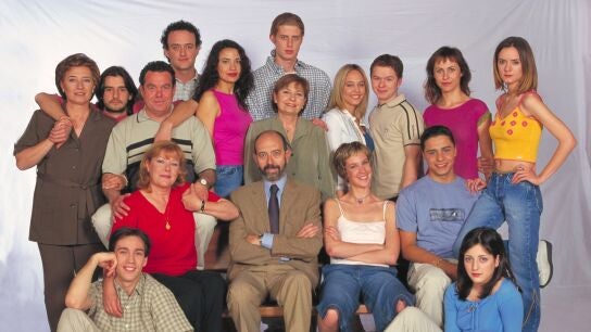 El elenco de Compa&ntilde;eros