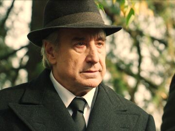 Don Pedro paga una gran cantidad de dinero a G&oacute;rriz para que se marche de la empresa y no entorpezca en sus planes