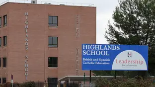 Fachada Exterior del Colegio de La Moraleja: Highland El Encinar Fachada Exterior del Colegio de La Moraleja: Highland El Encinar