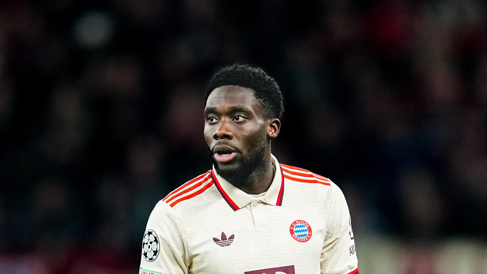 Alphonso Davies en un partido con el Bayern Múnich Alphonso Davies en un partido con el Bayern Múnich