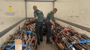 As&iacute; son destruidas en un horno de fundici&oacute;n m&aacute;s de 2.500 armas decomisadas por la Guardia Civil 