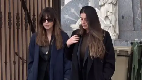 Sara Carbonero y su hermana Irene Sara Carbonero y su hermana Irene