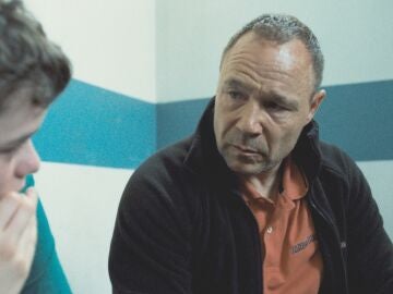 Owen Cooper como Jamie Miller y Stephen Graham como Eddie Miller en Adolescencia