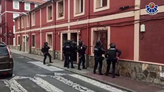 Golpe a una red de narcotr&aacute;fico en Bizkaia: 13 detenidos y m&aacute;s de 100 kilos de droga incautados