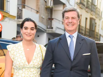 Cayetano Martínez de Irujo y Bárbara Mirjan, en Sevilla en 2023 Cayetano Martínez de Irujo y Bárbara Mirjan, en Sevilla en 2023