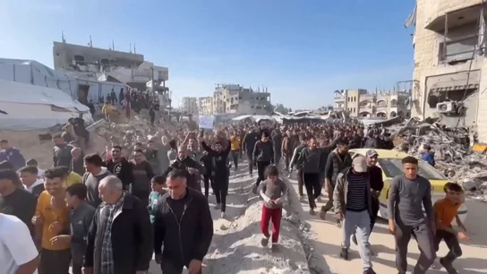 Palestinos protestan en Gaza contra Hamás Antena3 Noticias