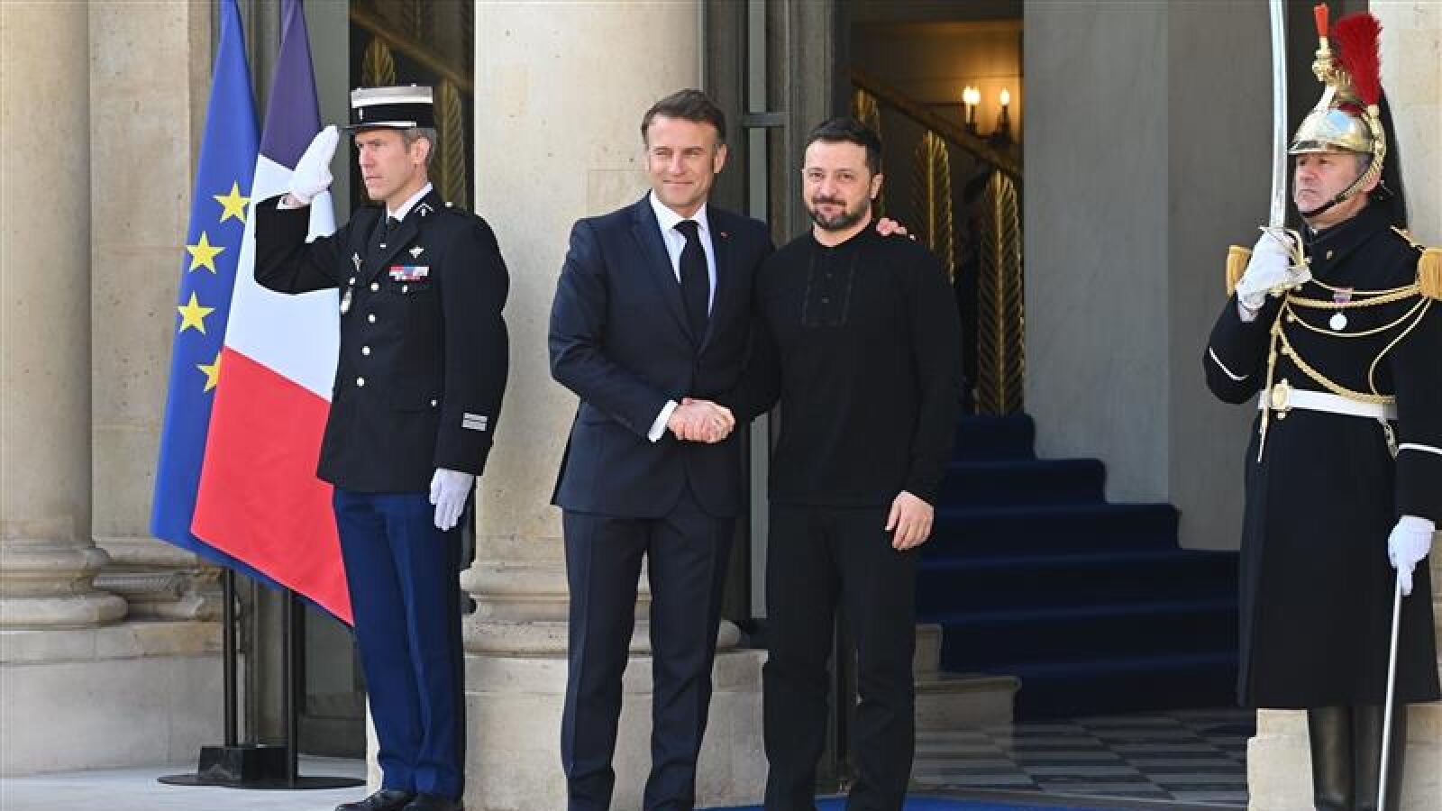 Macron anuncia una misión de Francia y Reino Unido en Ucrania para valorar el despliegue de una fuerza de paz