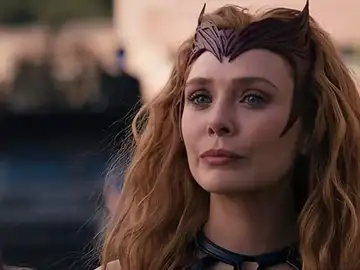 Elizabeth Olsen como Wanda Maximoff/Bruja Escarlata Elizabeth Olsen como Wanda Maximoff/Bruja Escarlata