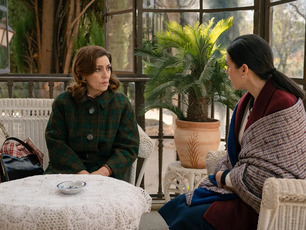 Avance semanal de Sueños de libertad: Carmen y Tasio, manipulados por don Pedro para ir contra los De la Reina