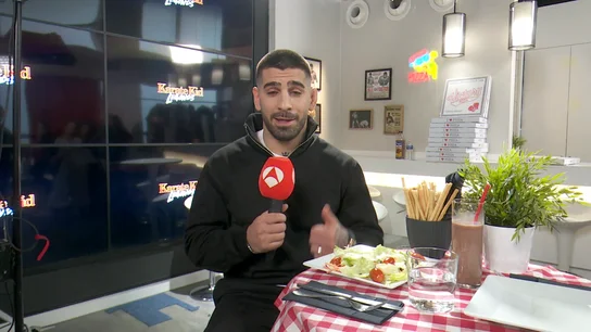 Ilia Topuria atiende a Antena 3 Noticias Ilia Topuria atiende a Antena 3 Noticias