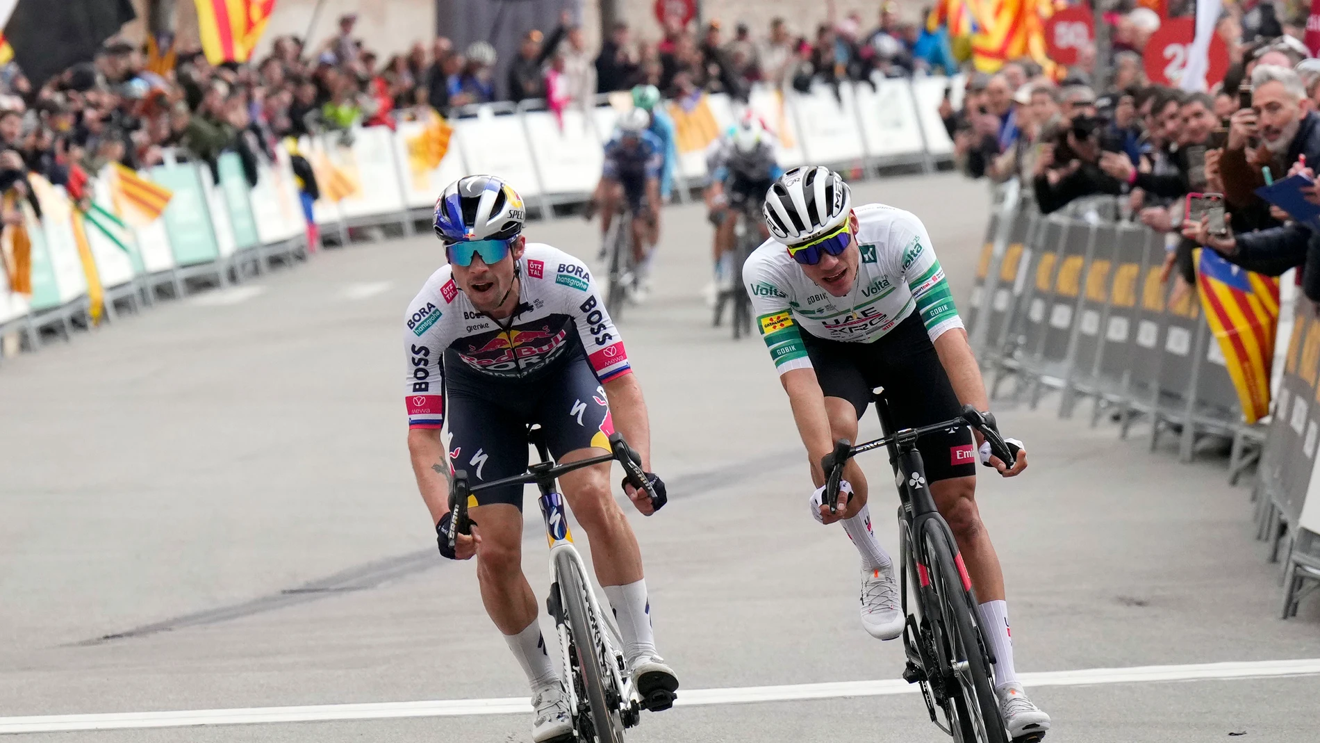 Primoz Roglic supera a Juan Ayuso en la cima de Montserrat Primoz Roglic supera a Juan Ayuso en la cima de Montserrat