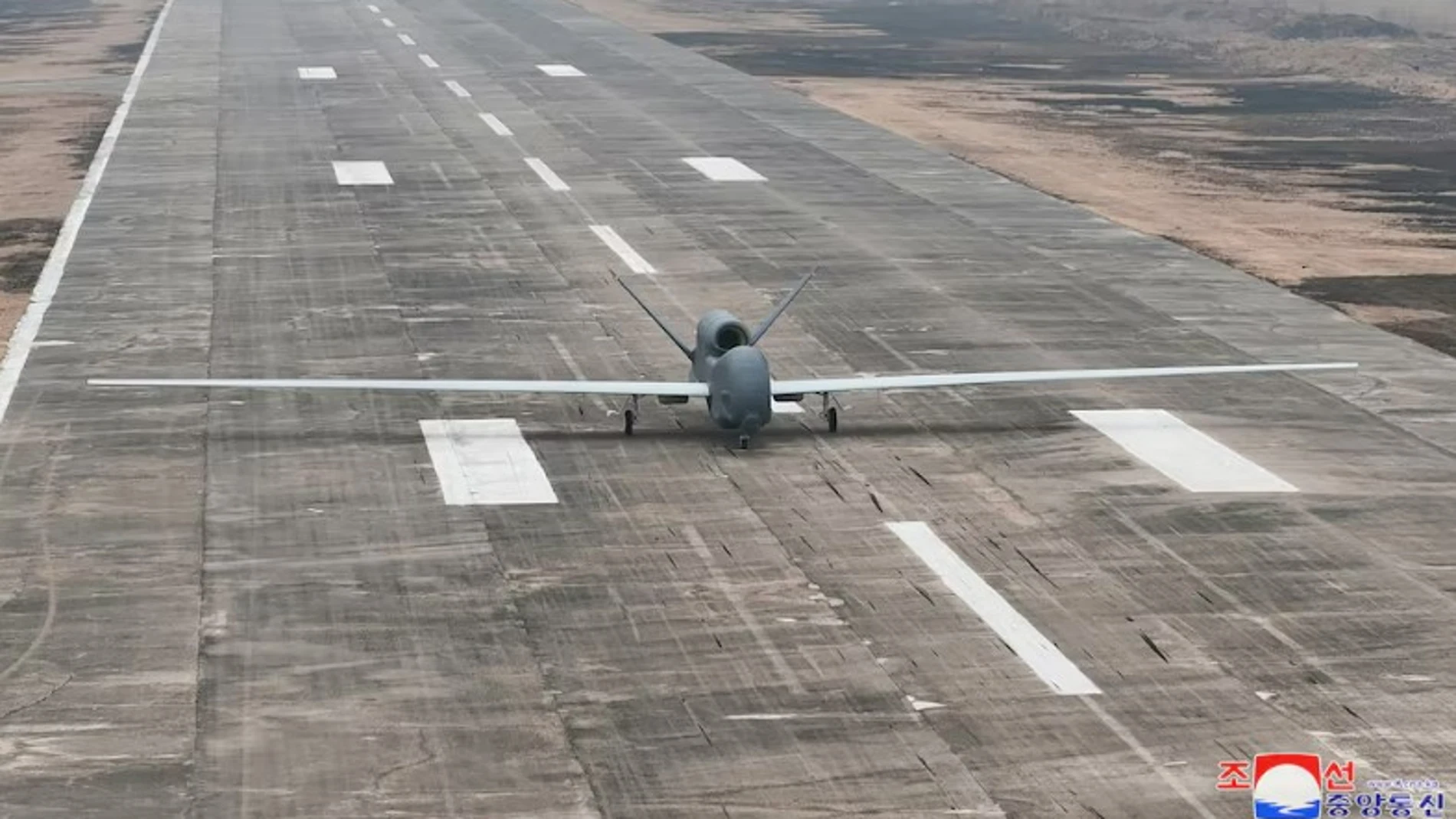 Un dron equipado con tecnología de inteligencia artificial Un dron equipado con tecnología de inteligencia artificial