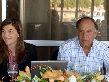 Xandra Falc&oacute;, junto a su padre Carlos, el fallecido Marqu&eacute;s de Gri&ntilde;&oacute;n