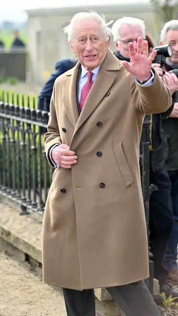 Carlos III en una visita a Limavady Carlos III en una visita a Limavady