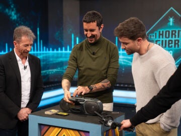 &iexcl;Amplificador vintage! Marron le da un nuevo uso a los viejos radio casetes