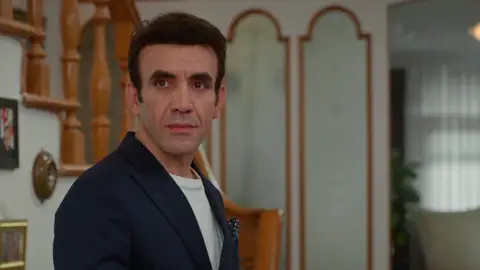 La mansión de Bahar en juego: Timur lucha contra el tiempo mientras Rengin oculta su próximo movimiento en Renacer La mansión de Bahar en juego: Timur lucha contra el tiempo mientras Rengin oculta su próximo movimiento en Renacer