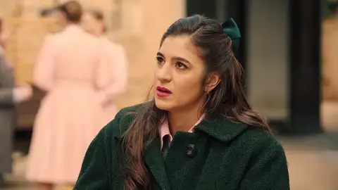 Don Pedro se gana a Carmen aceptando su idea de venta a domicilio ante la sorpresa de Marta Don Pedro se gana a Carmen aceptando su idea de venta a domicilio ante la sorpresa de Marta