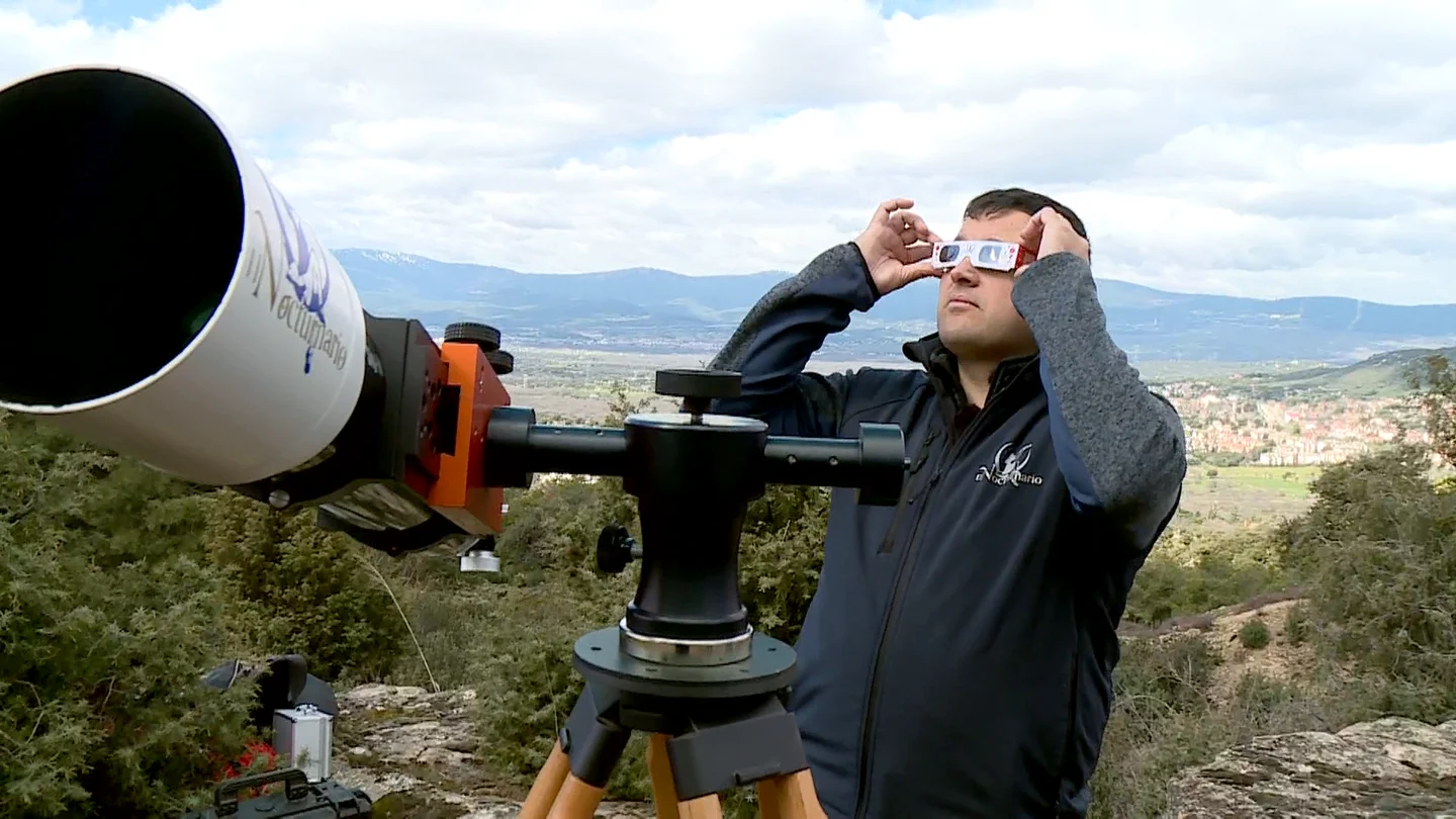 A la espera del eclipse en Burgos A la espera del eclipse en Burgos
