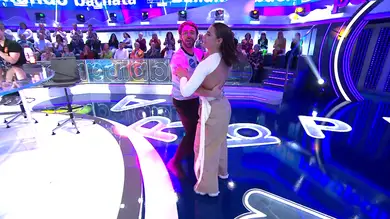 Alberto Amarilla convierte una bachata de Chayanne… ¡en “película de cine de adultos”! Alberto Amarilla convierte una bachata de Chayanne… ¡en “película de cine de adultos”!