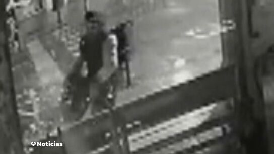 Tapas de alcantarilla y violencia: as&iacute; act&uacute;a el ladr&oacute;n reincidente del Eixample