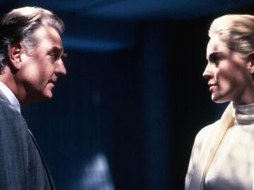 Denis Arndt y Sharon Stone en Instinto b&aacute;sico