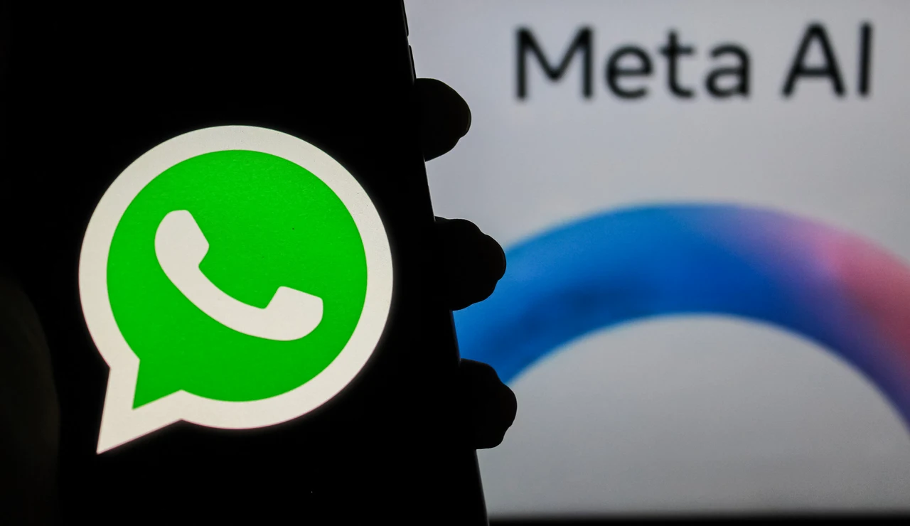 Imagen de archivo de Meta AI y de WhatsApp.