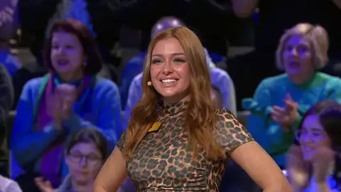Bea se arriesga a tirar una vez más y cae en la segunda parte del Gran Premio: “¡Siempre he querido tener un proyector!” Bea se arriesga a tirar una vez más y cae en la segunda parte del Gran Premio: “¡Siempre he querido tener un proyector!”